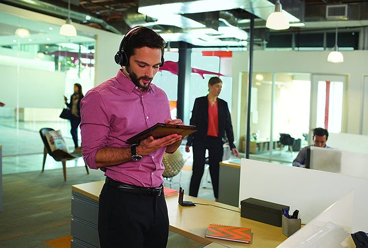 Plantronics - Voyager Focus UC Headset